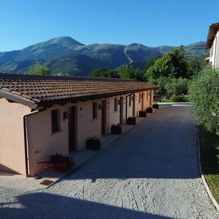 Вилла Santa Croce Fossato di Vico Экстерьер фото