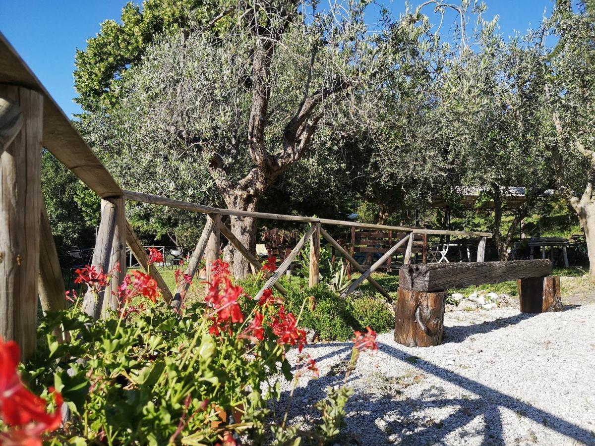 Вилла Santa Croce Fossato di Vico Экстерьер фото