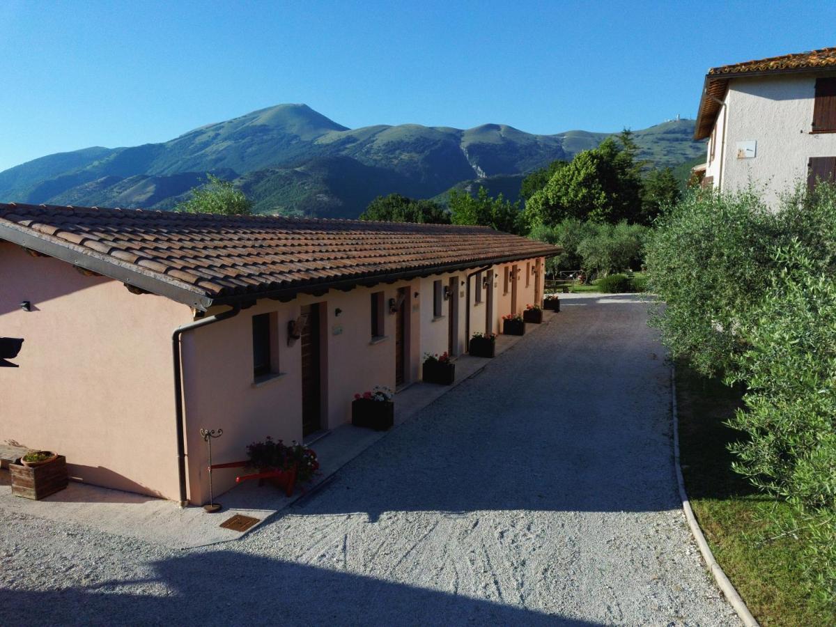 Вилла Santa Croce Fossato di Vico Экстерьер фото