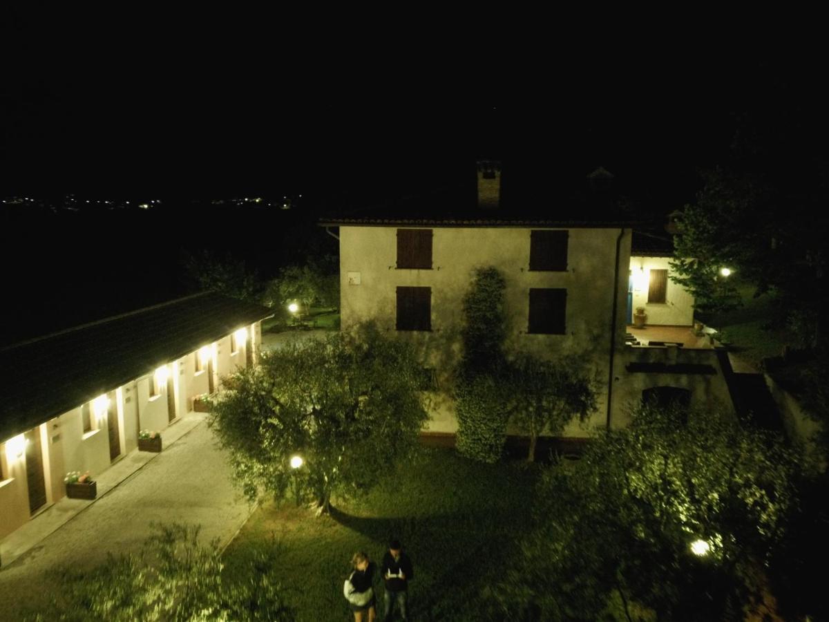 Вилла Santa Croce Fossato di Vico Экстерьер фото