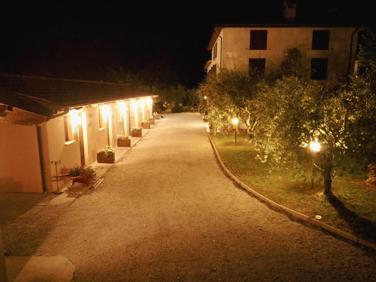 Вилла Santa Croce Fossato di Vico Экстерьер фото