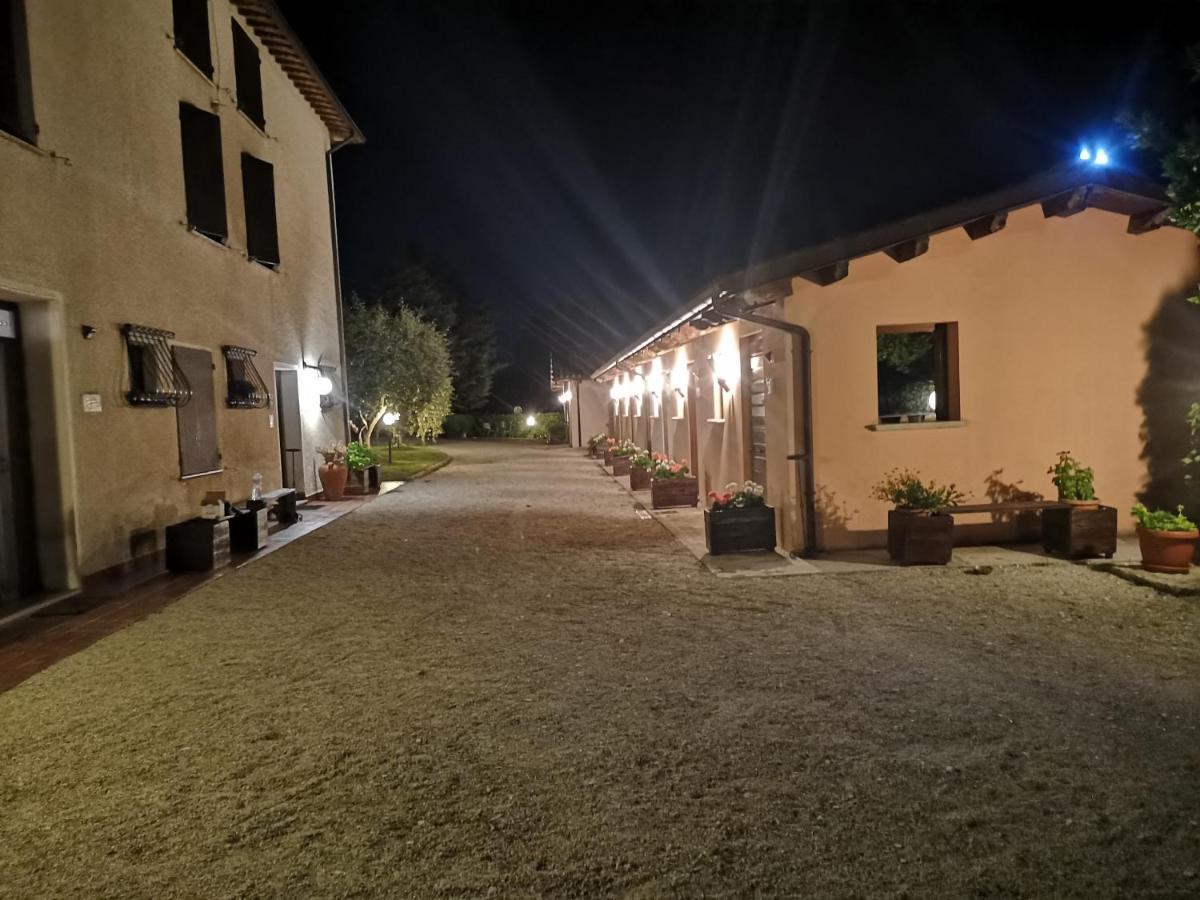 Вилла Santa Croce Fossato di Vico Экстерьер фото